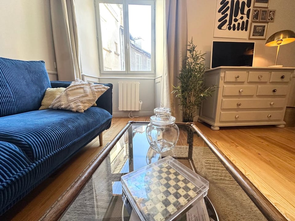 Appartement Le Bourg Hypercentre WIFI Apartment in Occitanie