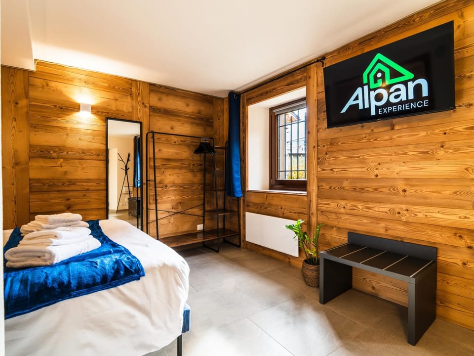 Bed, TV and multimedia