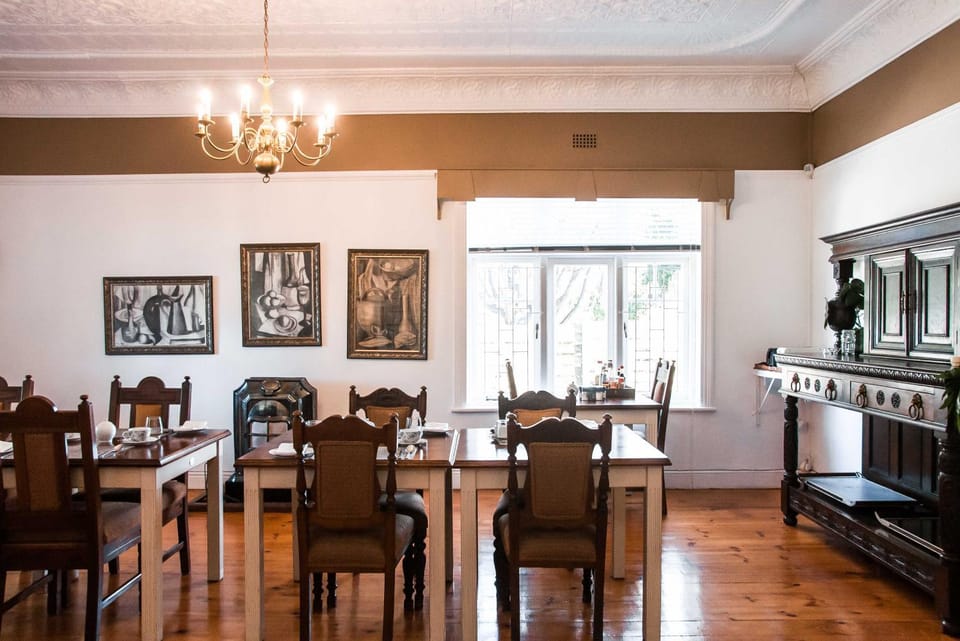 6 on Kloof Guest House Bed and Breakfast in Western Cape