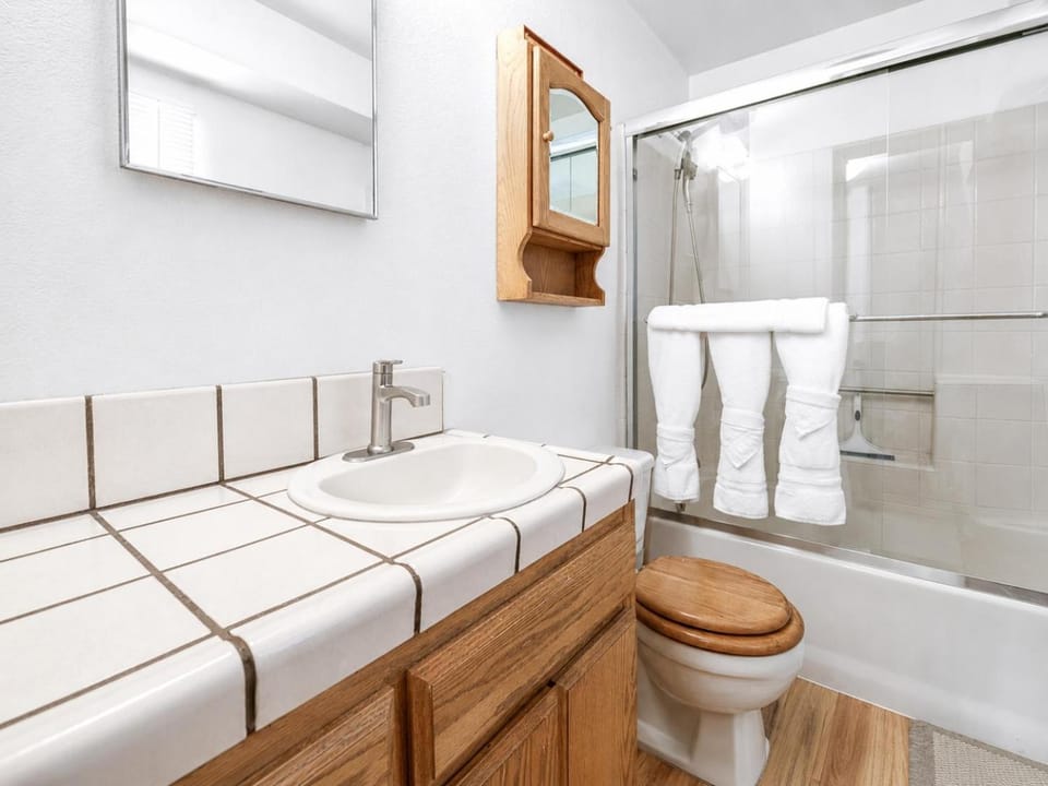 Bathroom, Bath