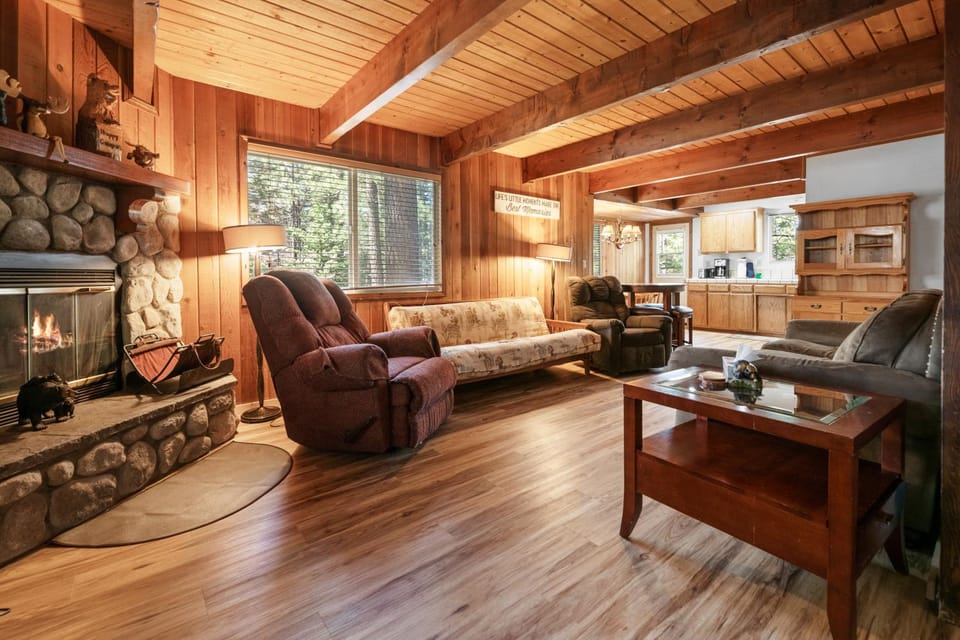 Living room, Seating area