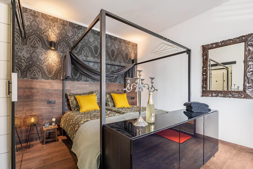Living room, Bedroom