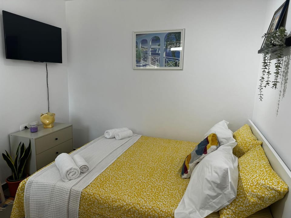Bed, TV and multimedia
