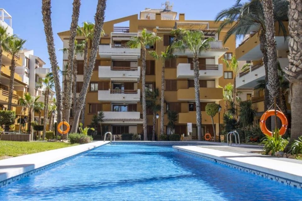 Property building, Day, Garden, Pool view, Swimming pool, Swimming pool