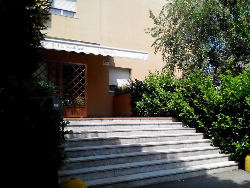 Facade/entrance, Day