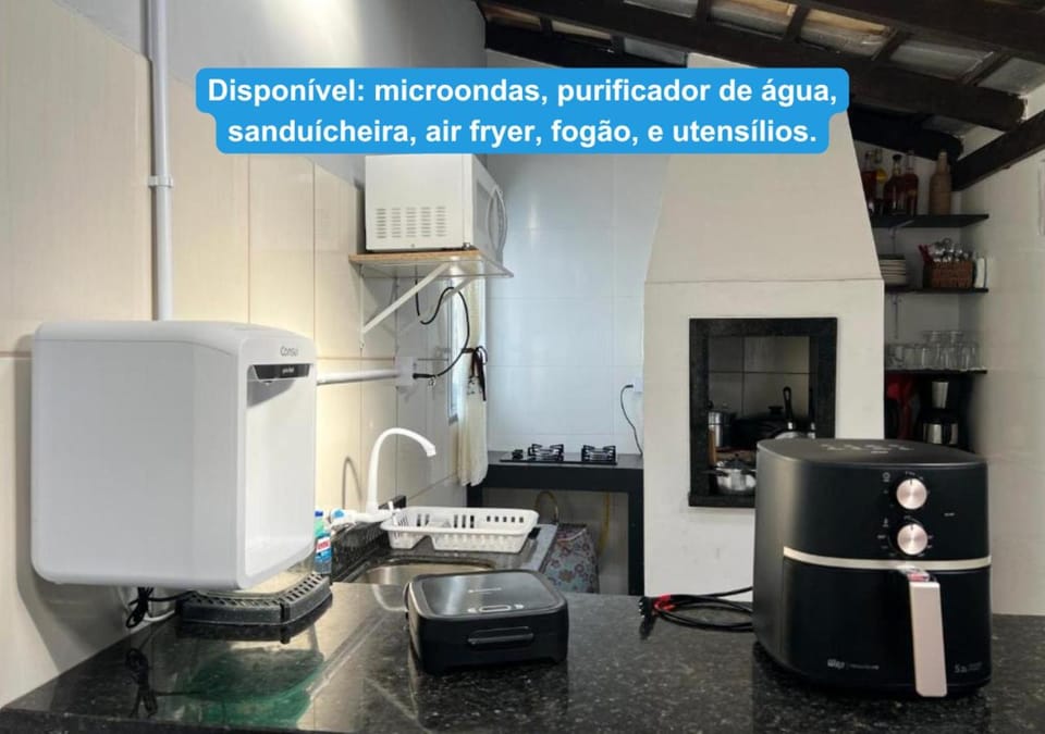 Kitchen or kitchenette, Dining area, Meals, oven