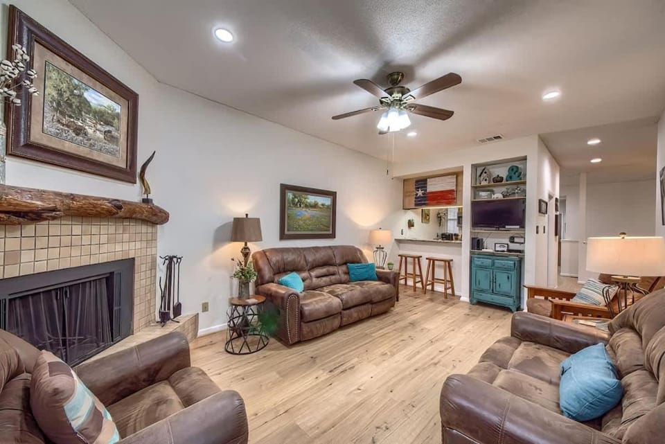 CW B201 Comal Riverbahn Retreat B201 House in New Braunfels