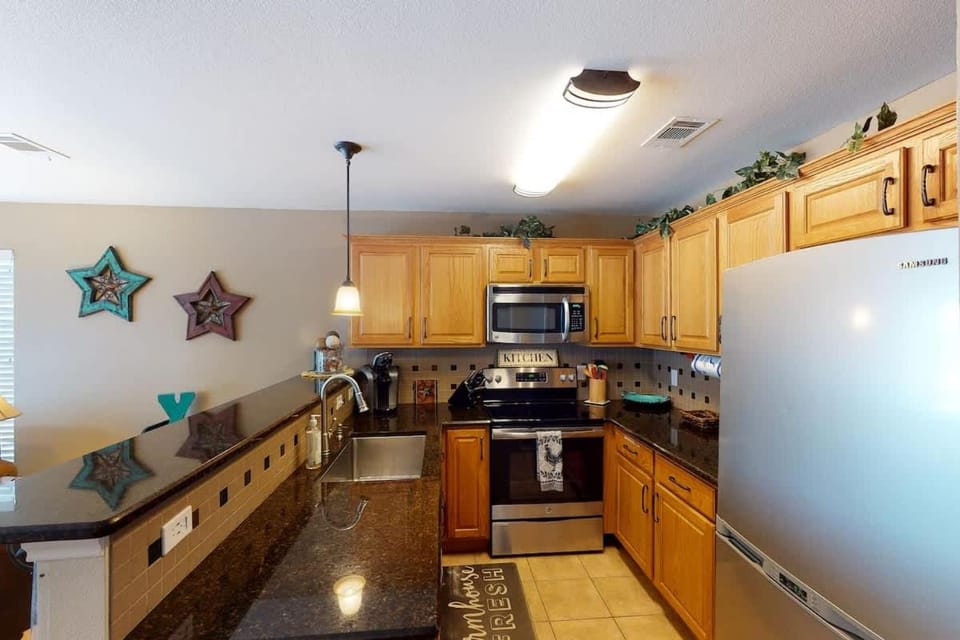 WW i303 Guadalupe Paradise Apartment in New Braunfels