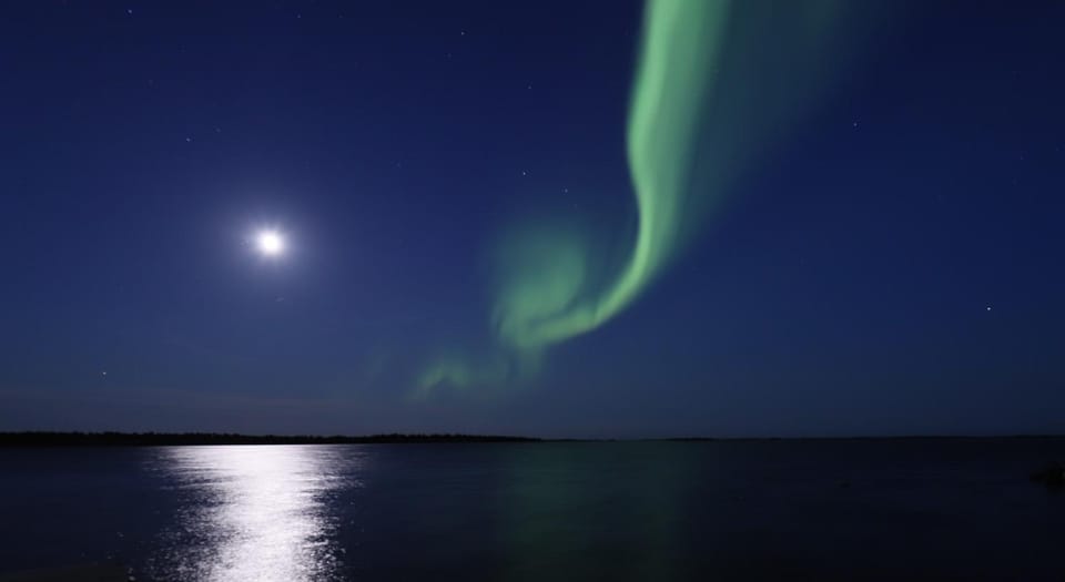 Hillavilla in the shore of lake Inari Chalet in Lapland