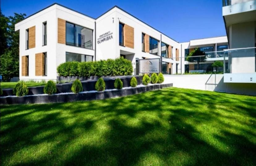 Property building, Spring, Day, Natural landscape, Garden, Garden view