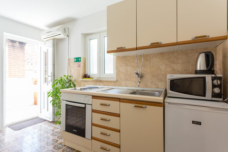 Coffee/tea facilities, Kitchen or kitchenette