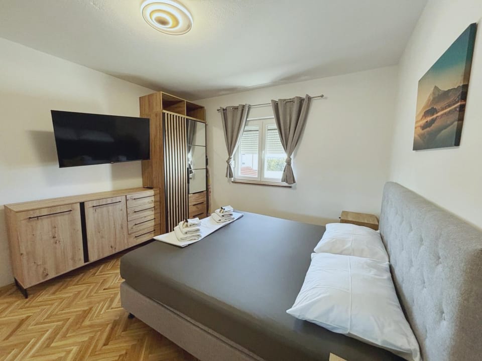 Apartman Luci - Private Heated pool Apartment in Šibenik-Knin County, Croatia