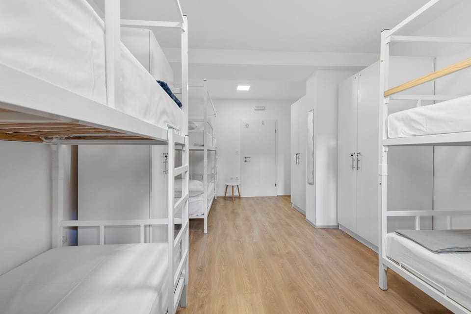 Bedroom, bunk bed