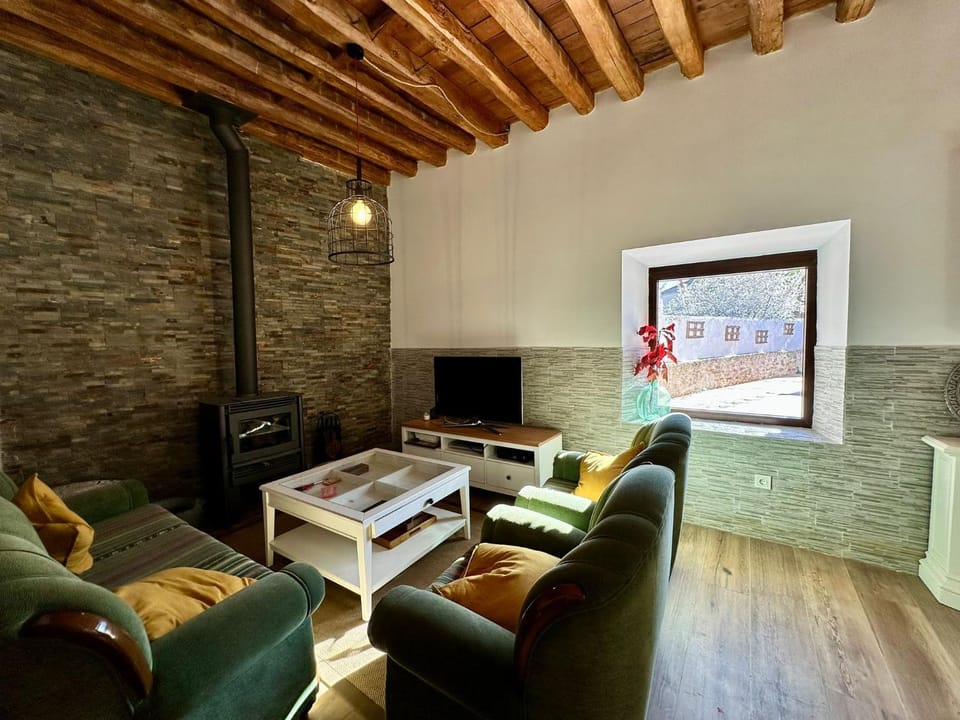 Communal lounge/ TV room, TV and multimedia
