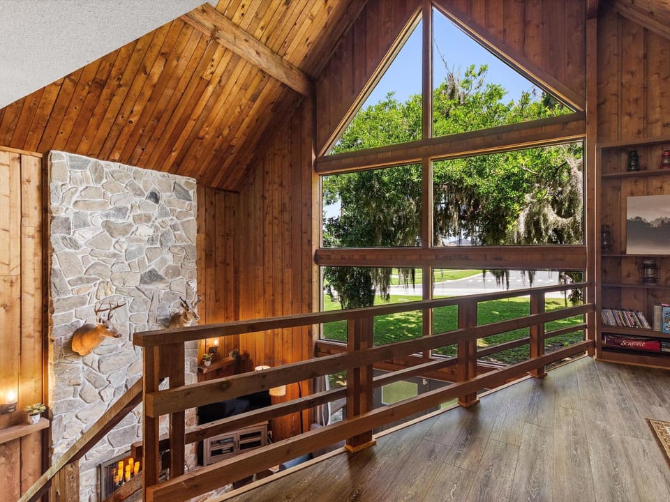 Serene Lakeside Cottage Retreat House in Winter Haven