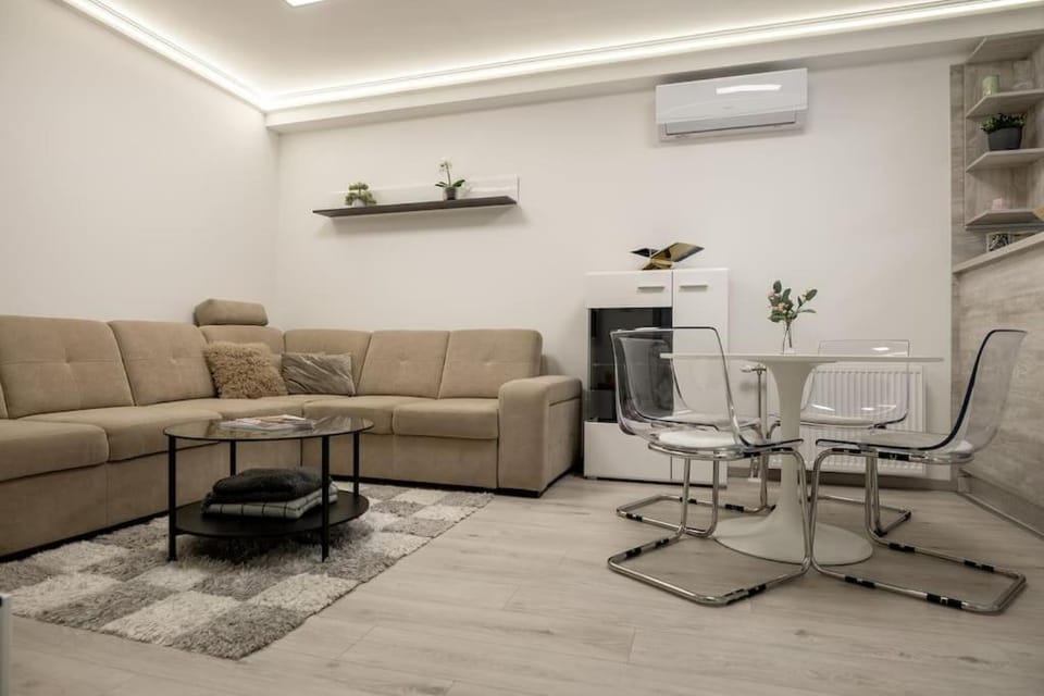 KV Luxury Apartman Apartment in Hungary
