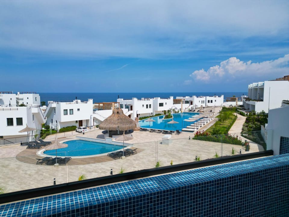 Day, Natural landscape, Pool view, Sea view, Location, sunbed