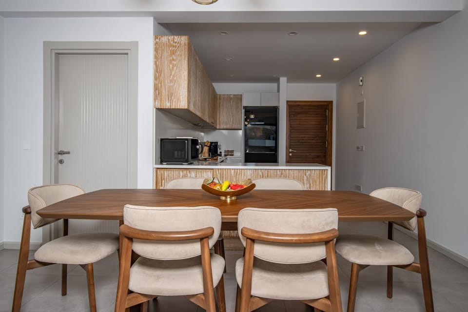 Kitchen or kitchenette, Living room, Seating area, Dining area, pet friendly, stove