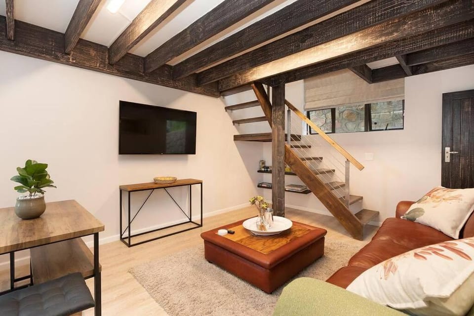 Camps Bay Loft Apartment in Camps Bay