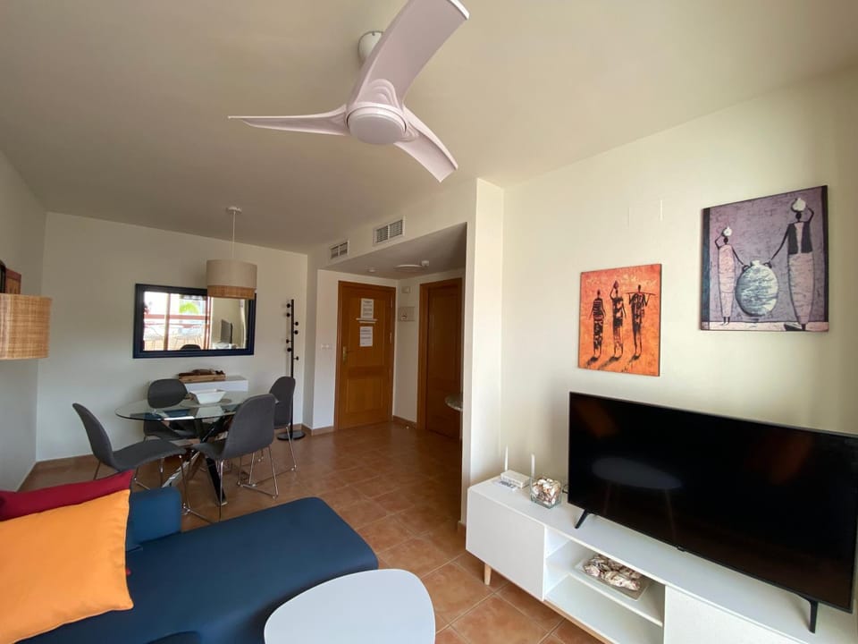 TV and multimedia, Living room, Seating area, Dining area, Evening entertainment