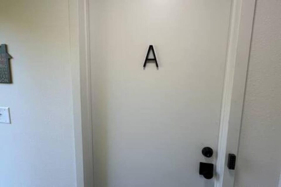 Downstairs UO, Autzen, Amazon Pk Apartment in Eugene
