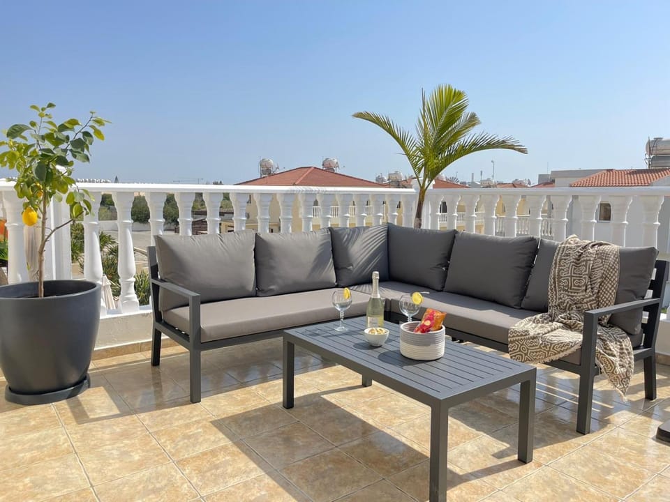 View (from property/room), Balcony/Terrace