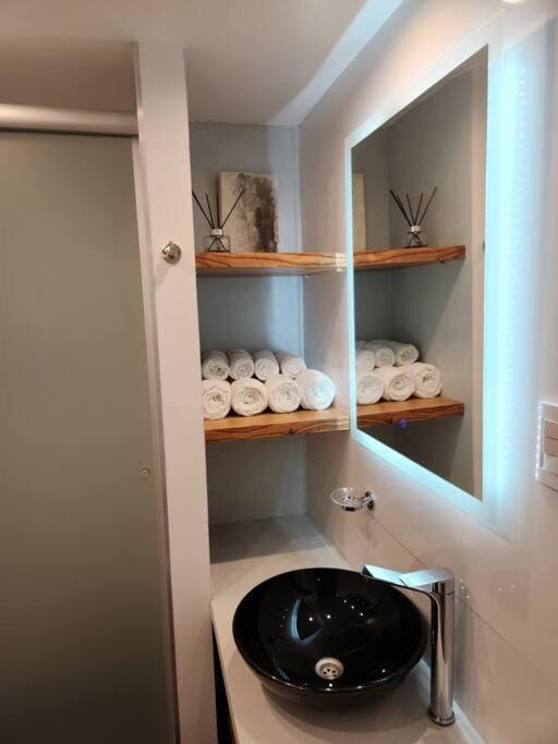 Departamento Impecable Nuevo a 100 Metros Del obelisco Apartment in Buenos Aires