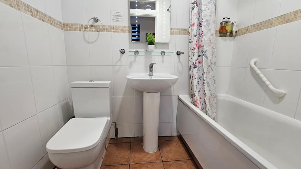 Central Studios & Ensuite Rooms! - Camberwell Apartment in London Borough of Southwark