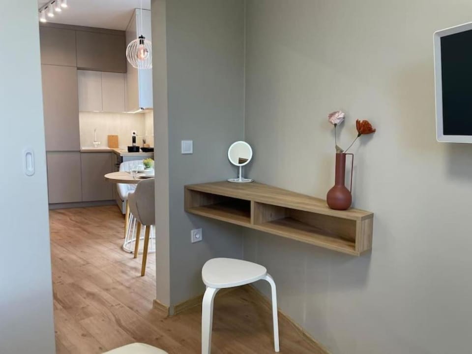 TV and multimedia, Kitchen or kitchenette, Decorative detail, Seating area