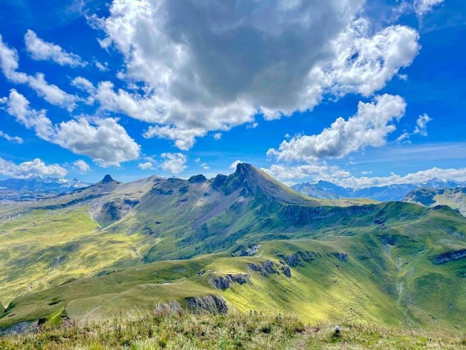 modern lakeside flat with pool access - 80m2 Apartment in Canton of Zurich