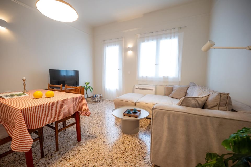 Aegis Filoppapou suites - Somon Apartment in Athens