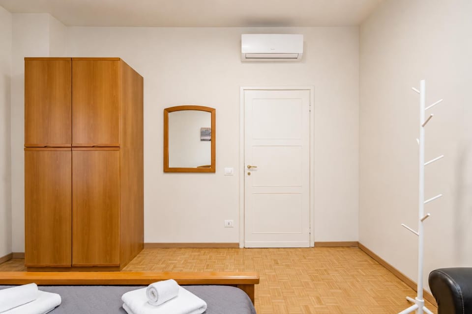 Toilet, Bathroom, wardrobe, air conditioner
