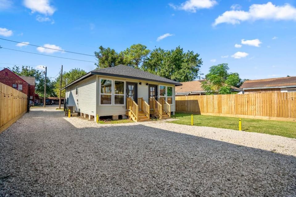 Htown Ecletic Funk Vibe Unit B Apartment in Harris County