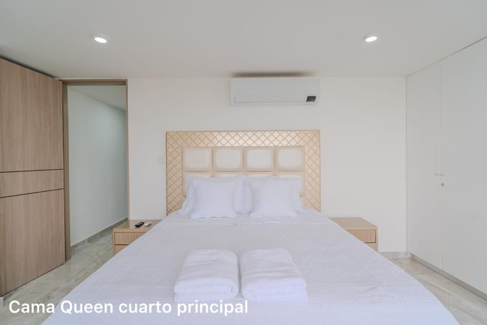 Bed, Photo of the whole room