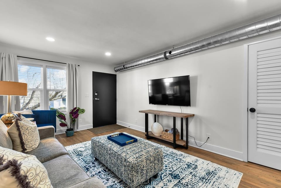 TV and multimedia, Living room, Seating area, furniture