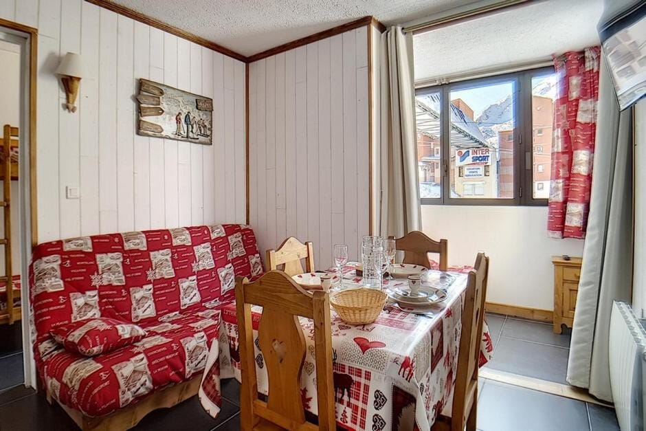 Résidence Le Sorbier - Appartement rénové · Départ et retour skis aux pieds · Vue sur les pistes MAE-1294 Apartment in Les Allues