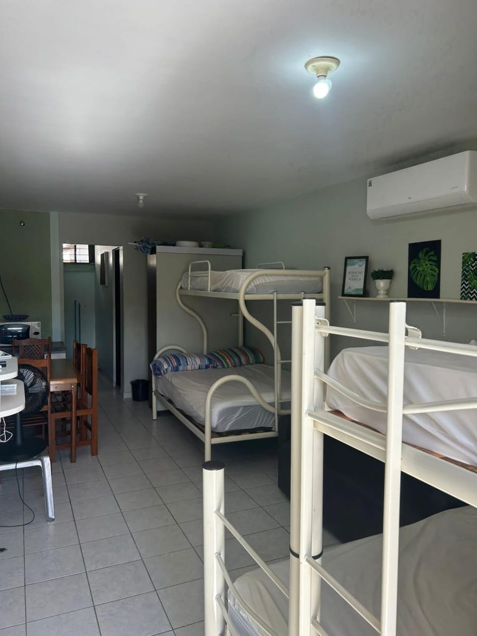 Kitnet Flamingo Matinhos 31B Apartment in State of Paraná