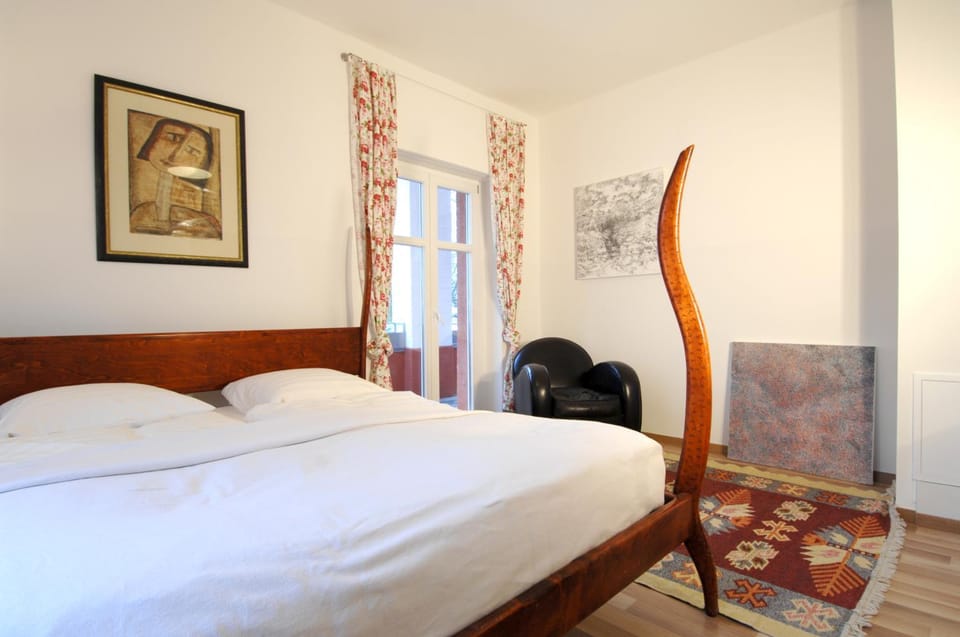 Photo of the whole room, Decorative detail, Bedroom