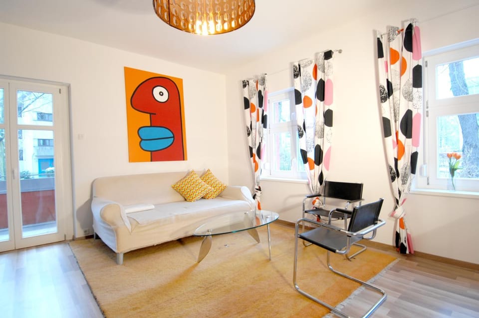 Living room, Photo of the whole room, Decorative detail, Seating area