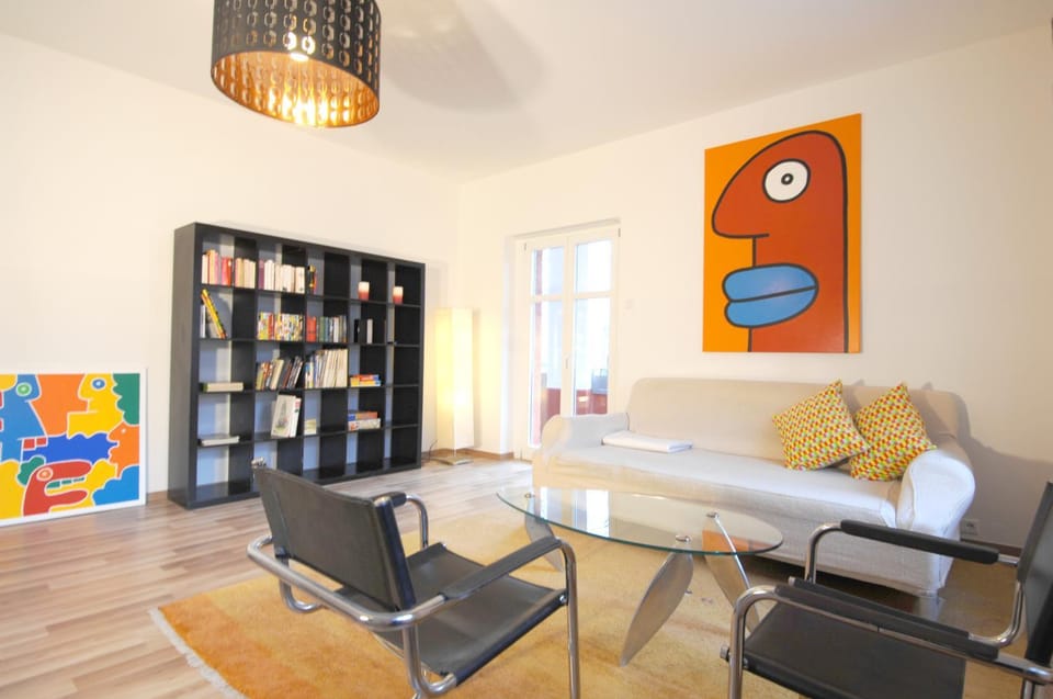 Living room, Photo of the whole room, Decorative detail, Seating area