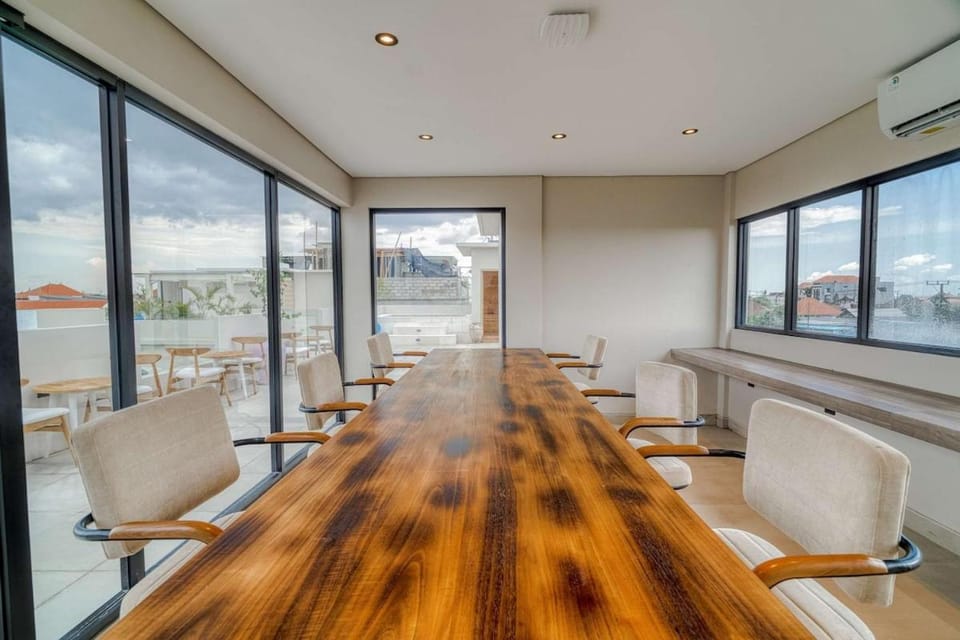 Le Mansion - Luxury 4 Bedroom Villa In Seseh Villa in Kediri