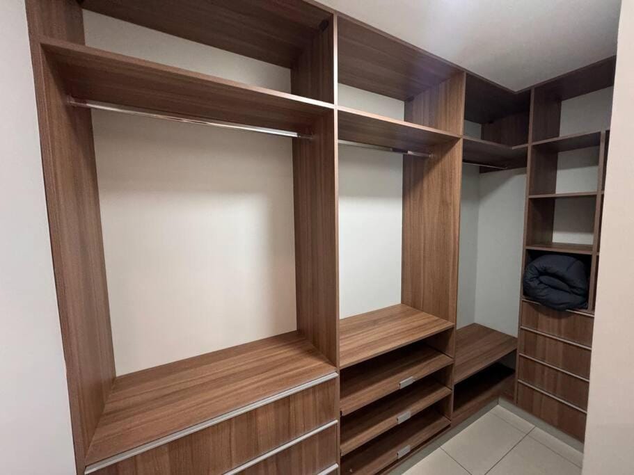 Apto lujoso luminoso y moderno al lado de M40 y GREEN TOWER Apartment in Santa Cruz de la Sierra