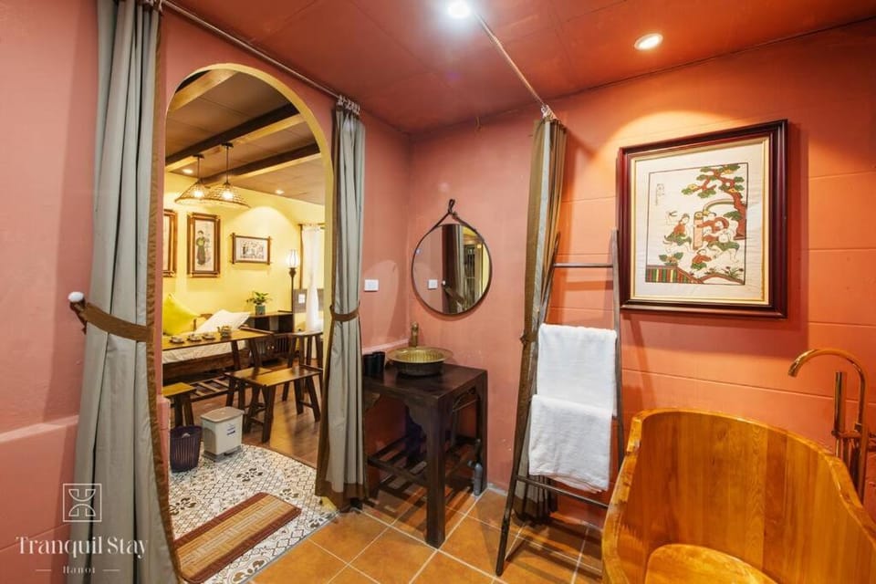 Old Quarter Lux Boutique Train View Studio Retreat Apartment in Hanoi