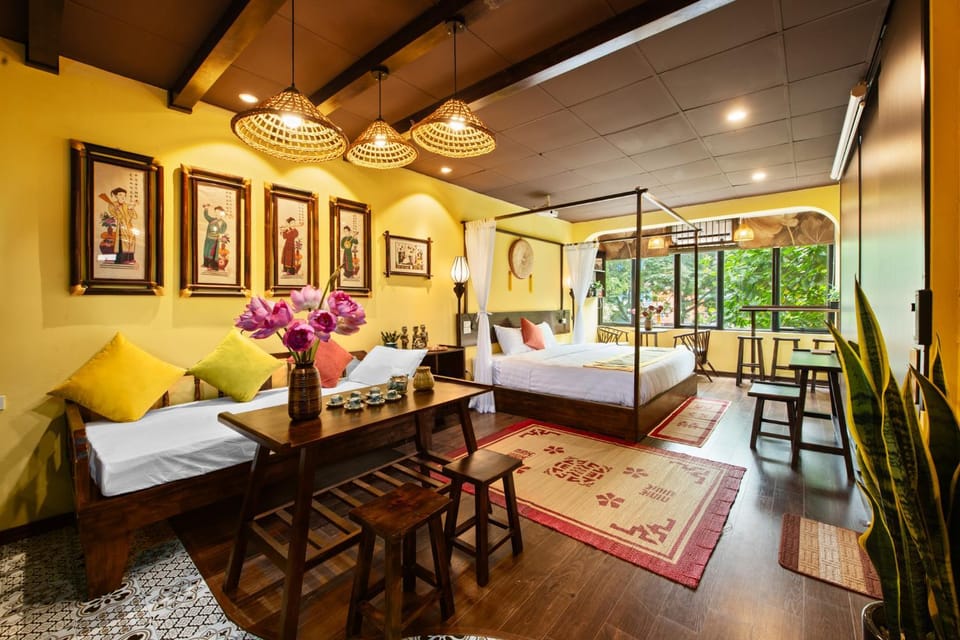 Old Quarter Lux Boutique Train View Studio Retreat Apartment in Hanoi