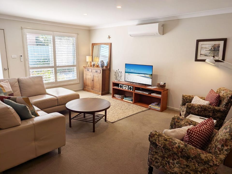 Retreat on Hawke by Experience Jervis Bay House in Huskisson