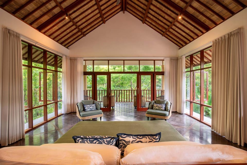 Bed, View (from property/room), Living room, Photo of the whole room, Seating area, Bedroom, Garden view, Landmark view, Mountain view