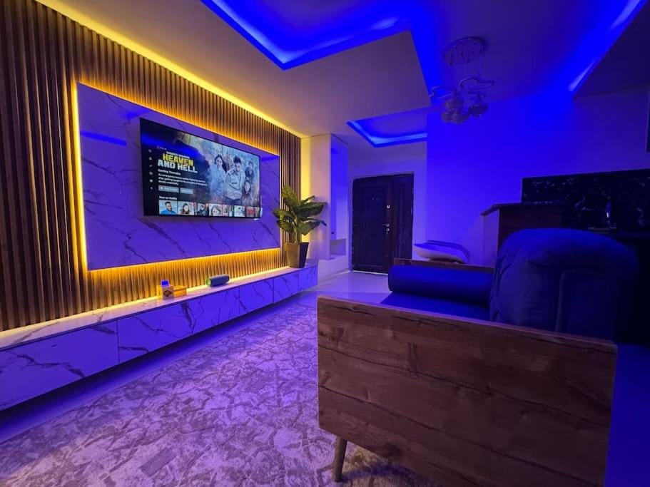 Communal lounge/ TV room, TV and multimedia