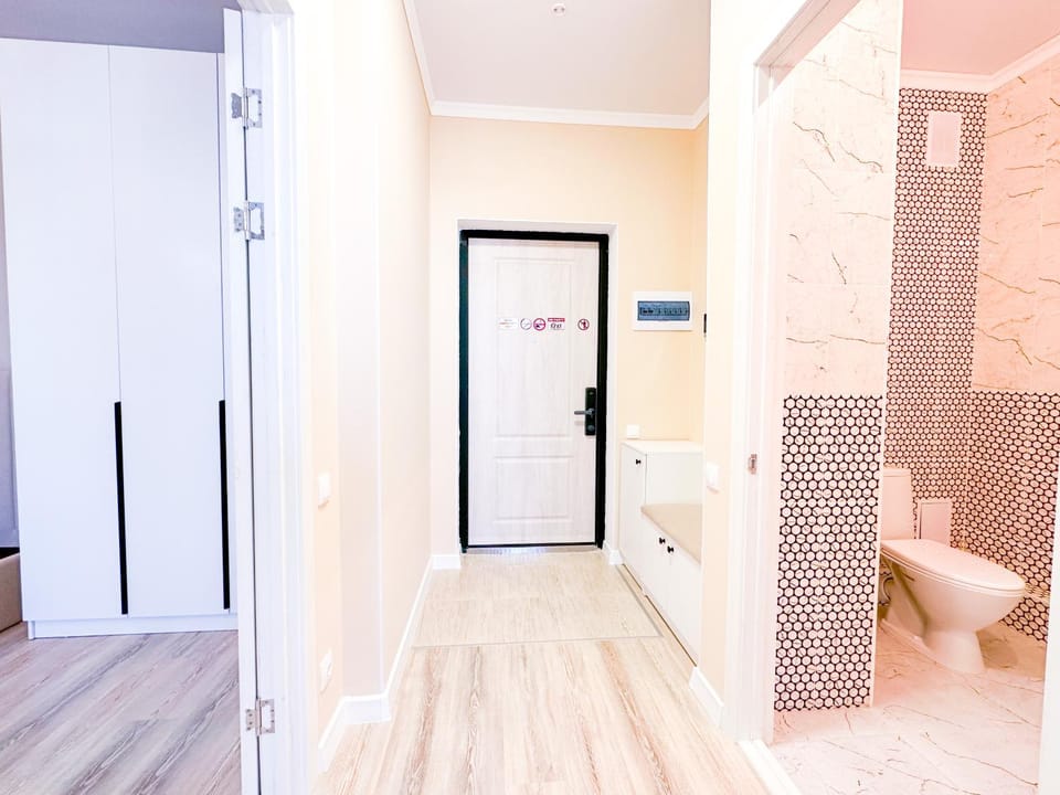 Shower, Toilet, Bathroom