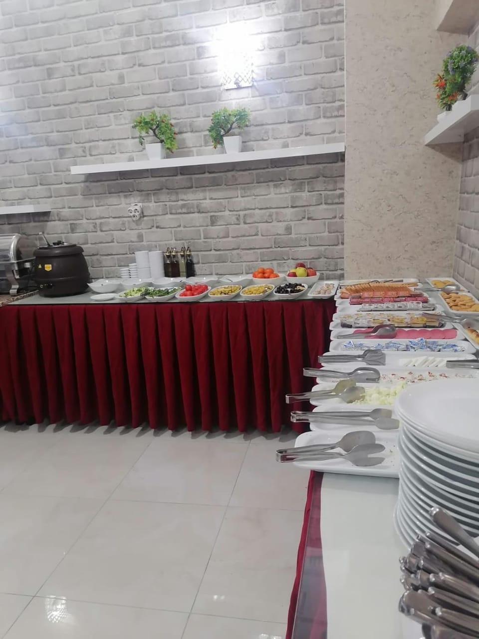 Restaurant/places to eat, Food and drinks, Banquet/Function facilities, Food, Buffet breakfast