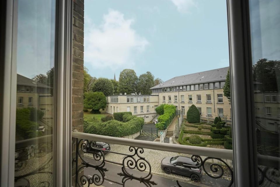 Property building, View (from property/room)